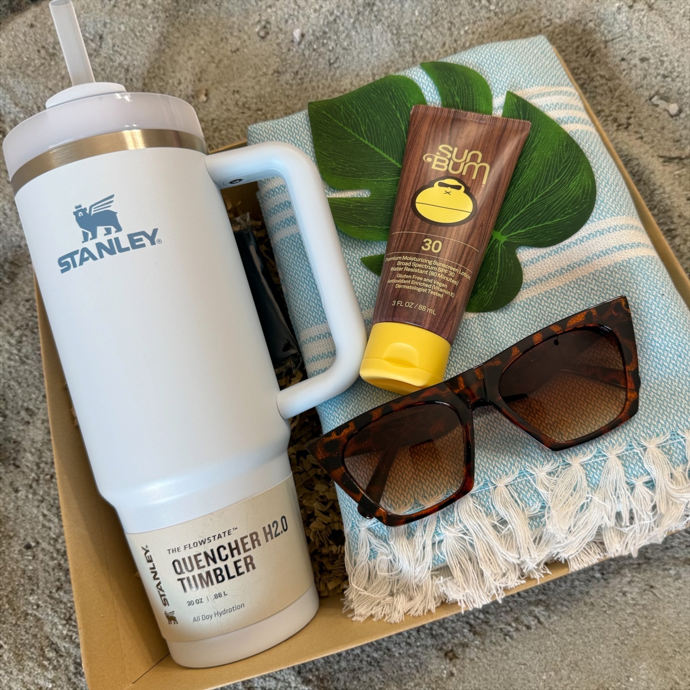 Beach Day Basket — Customizable Tumbler