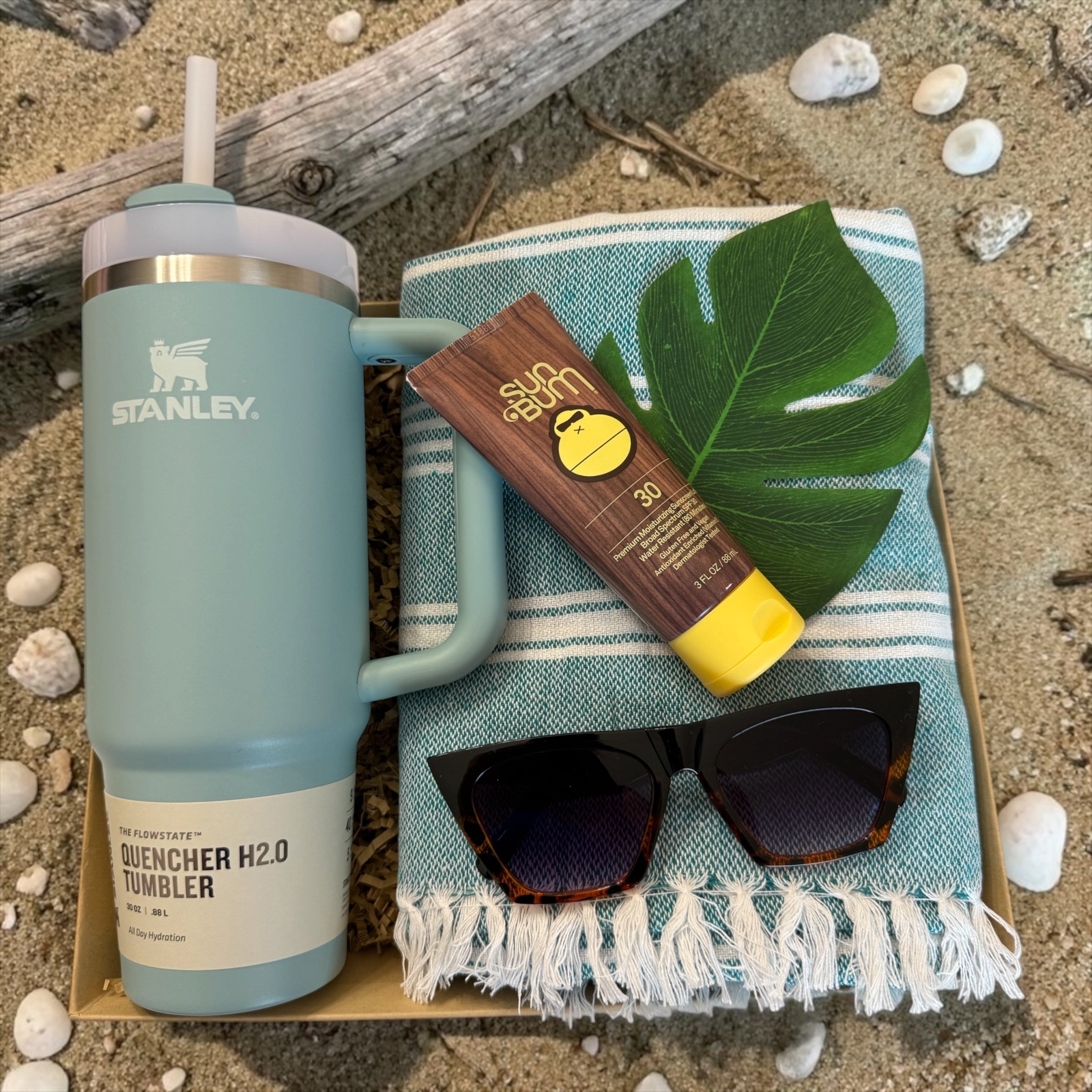 Beach Day Basket — Customizable Tumbler